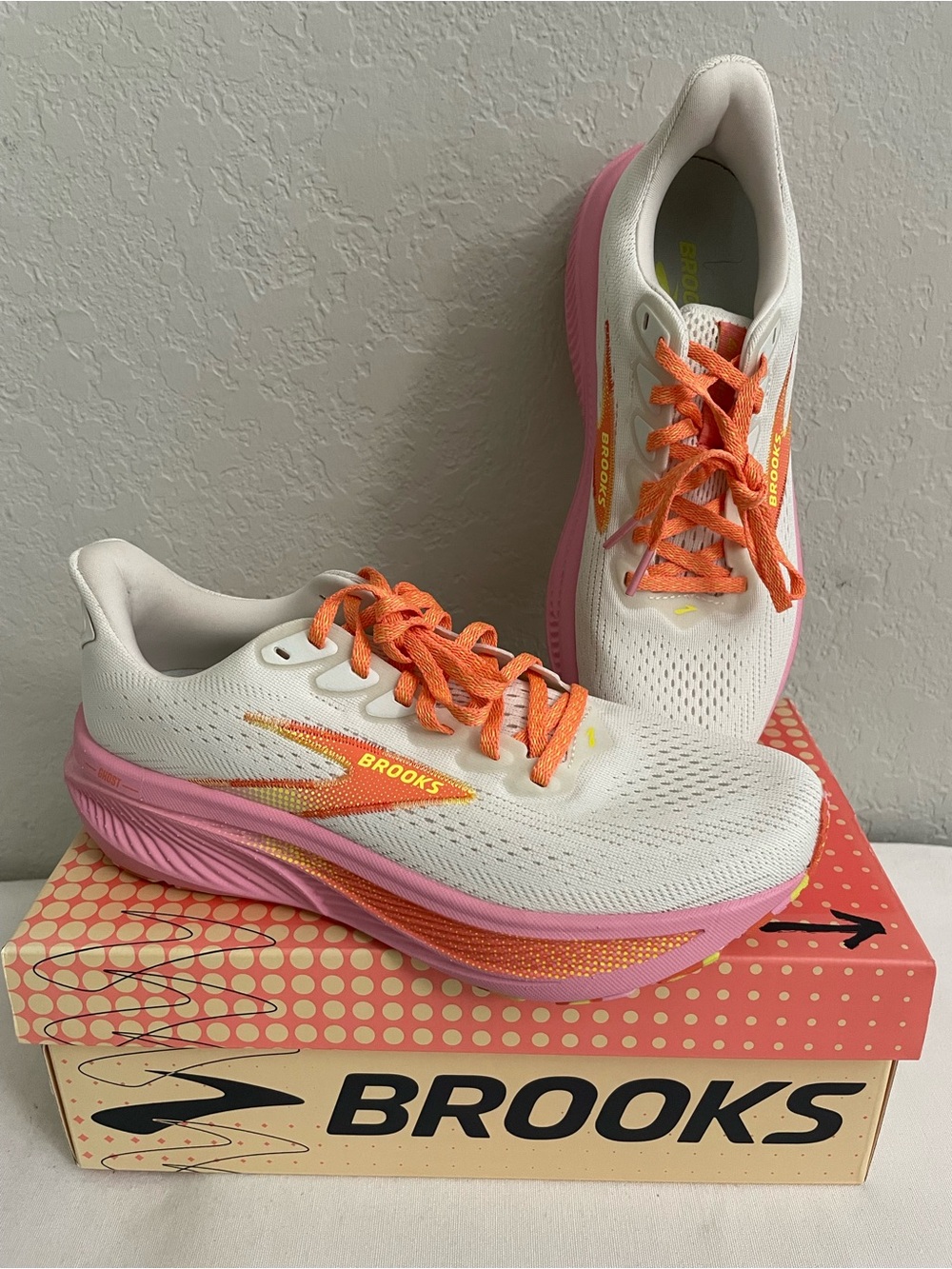 Brooks Women’s Ghost 17 Running Shoes Size 9 Coconut/Candy Limeade